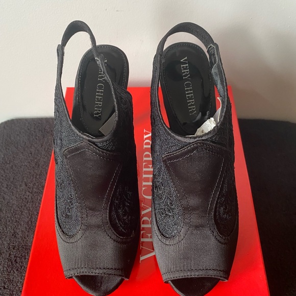 Very Cherry Black Lace Constance 4” Heels - Picture 3 of 8